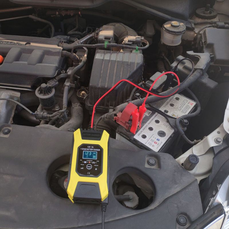 Foxsur 12v 7a Motociklistički Punjač Za Auto 7-stupanjsko Pulsno Punjenje Olovno-kiselinske Baterije Lcd Zaslon Agm Gel Wet S Više Baterija